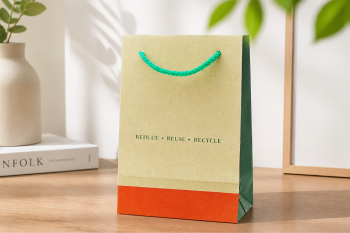 Sacolas de compras de papel com logotipo